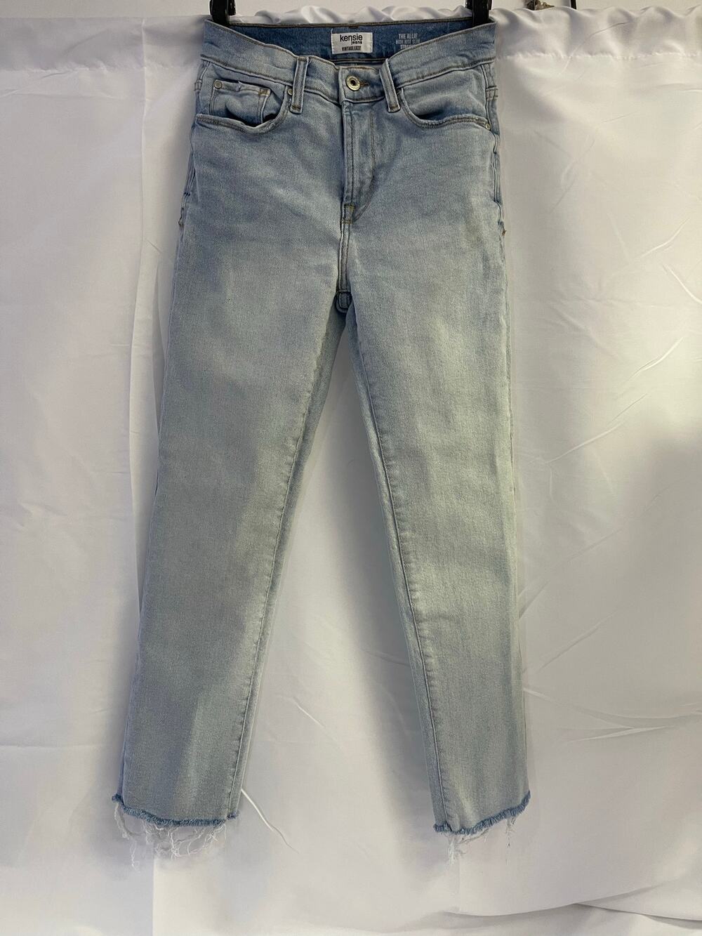 Kensie The Allie High Rise Slim Straight Jeans 4/27 Light Wash Raw Hem